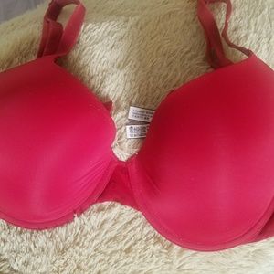 34DDD Victoria's Secret bra